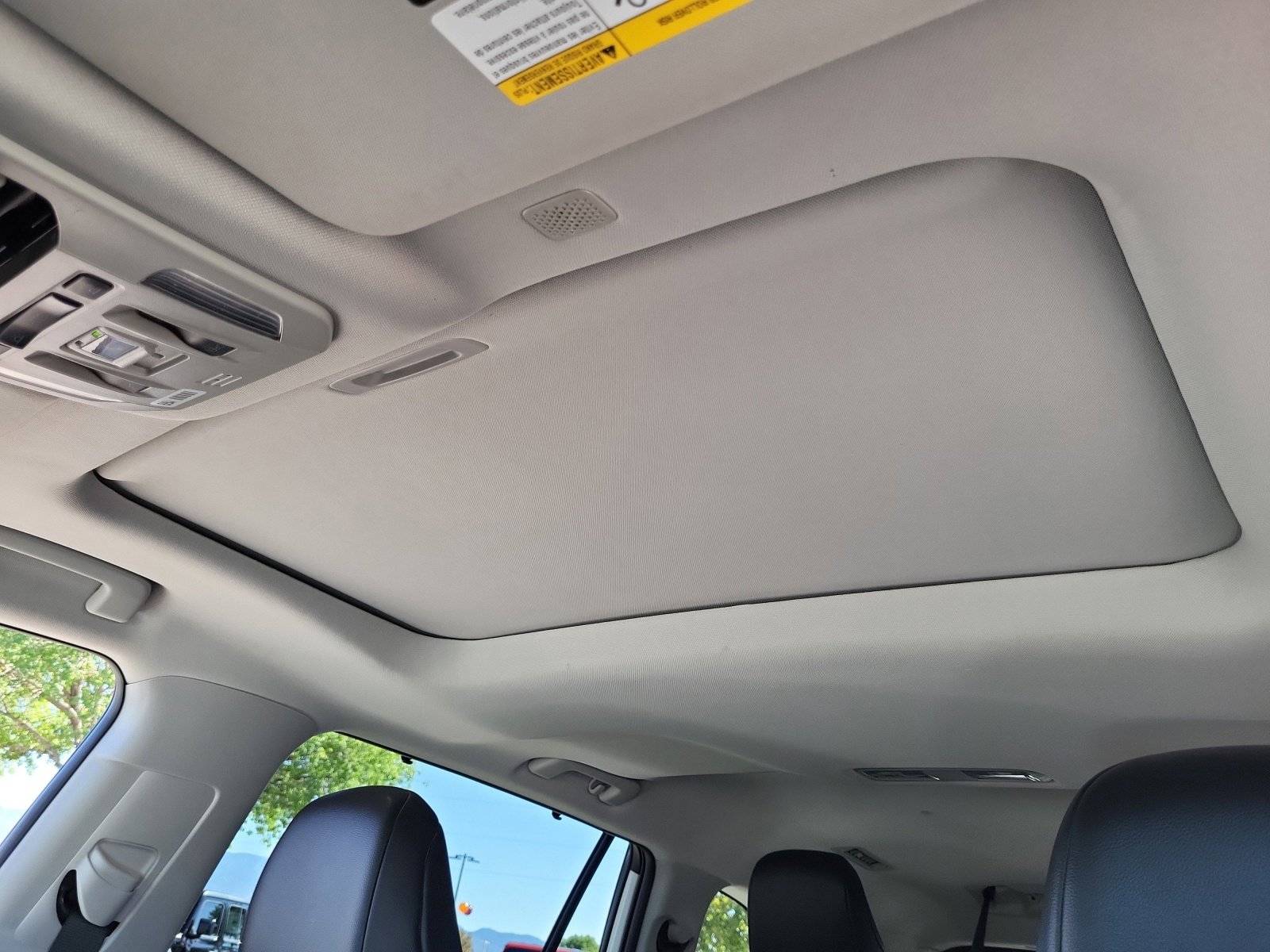 Used 2022 Toyota Highlander XLE image 19