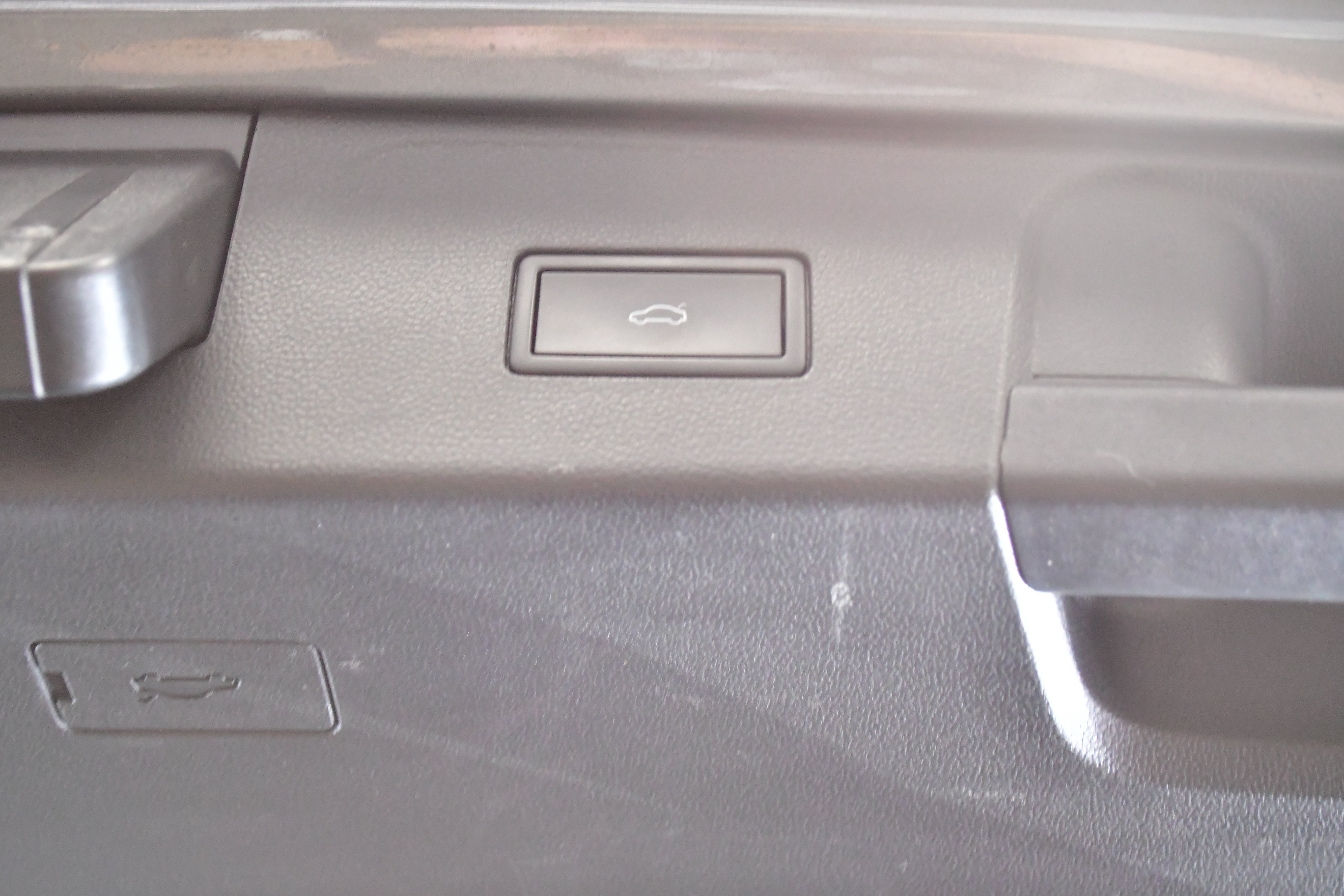 Used 2024 Volkswagen Atlas SE AWD/4WD image 9