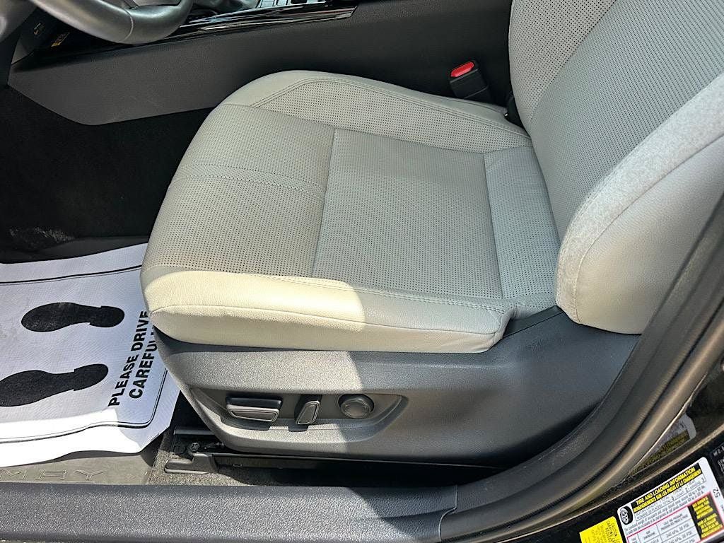 Certified 2025 Toyota Camry XLE AWD/4WD image 12