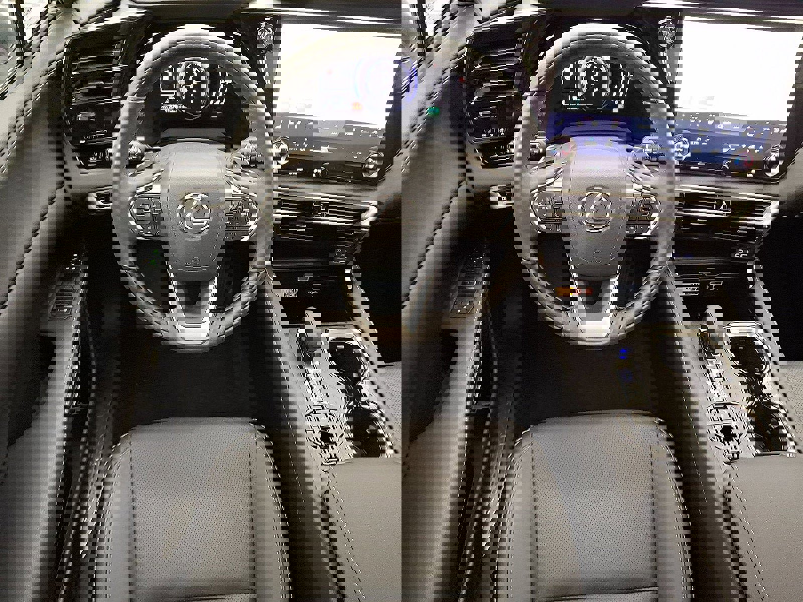 Used 2024 Lexus RX 350h w/ Accessory Package (Z1) image 21