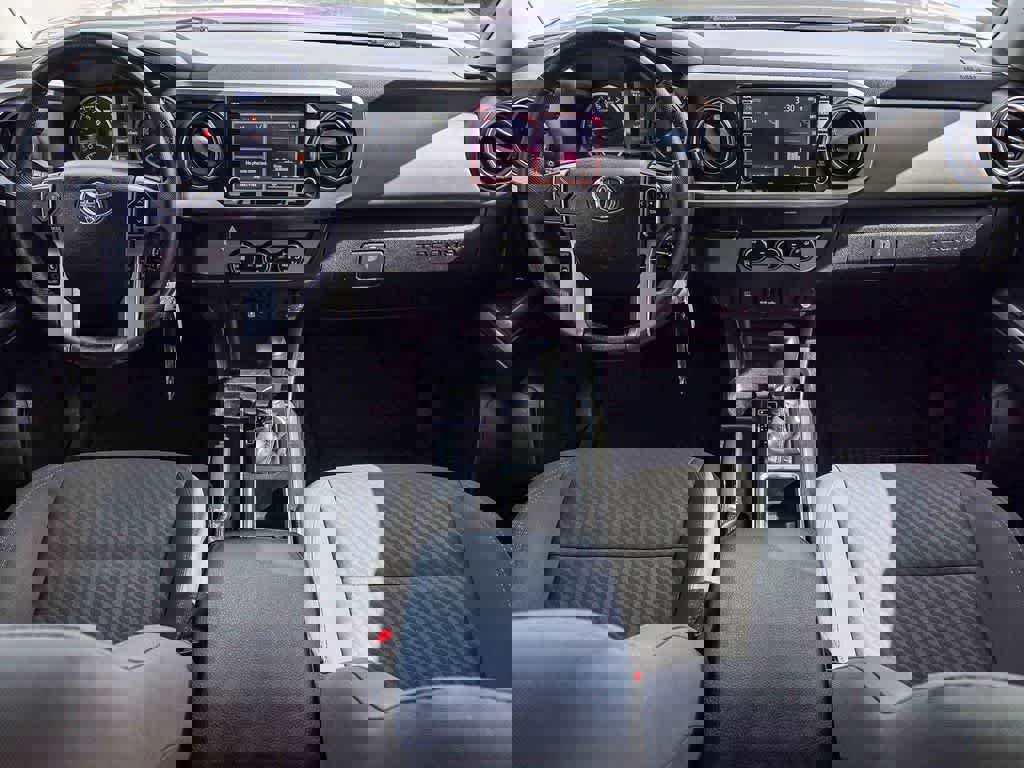 Used 2020 Toyota Tacoma SR5 RWD image 11