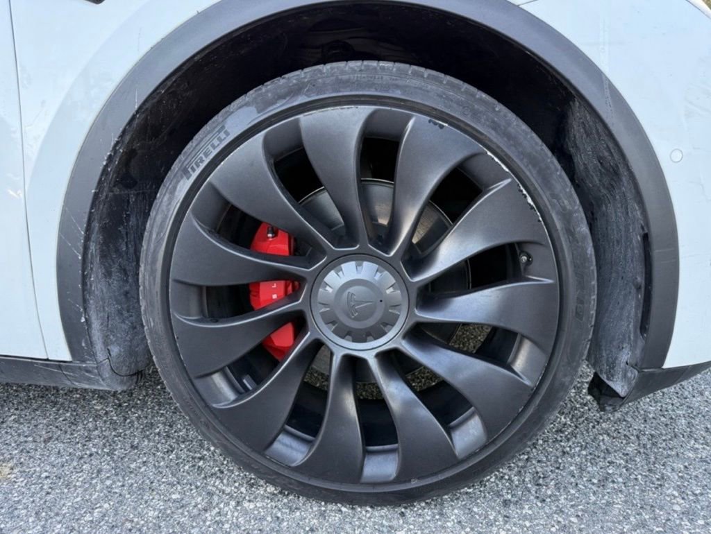 Used 2022 Tesla Model Y Performance image 7