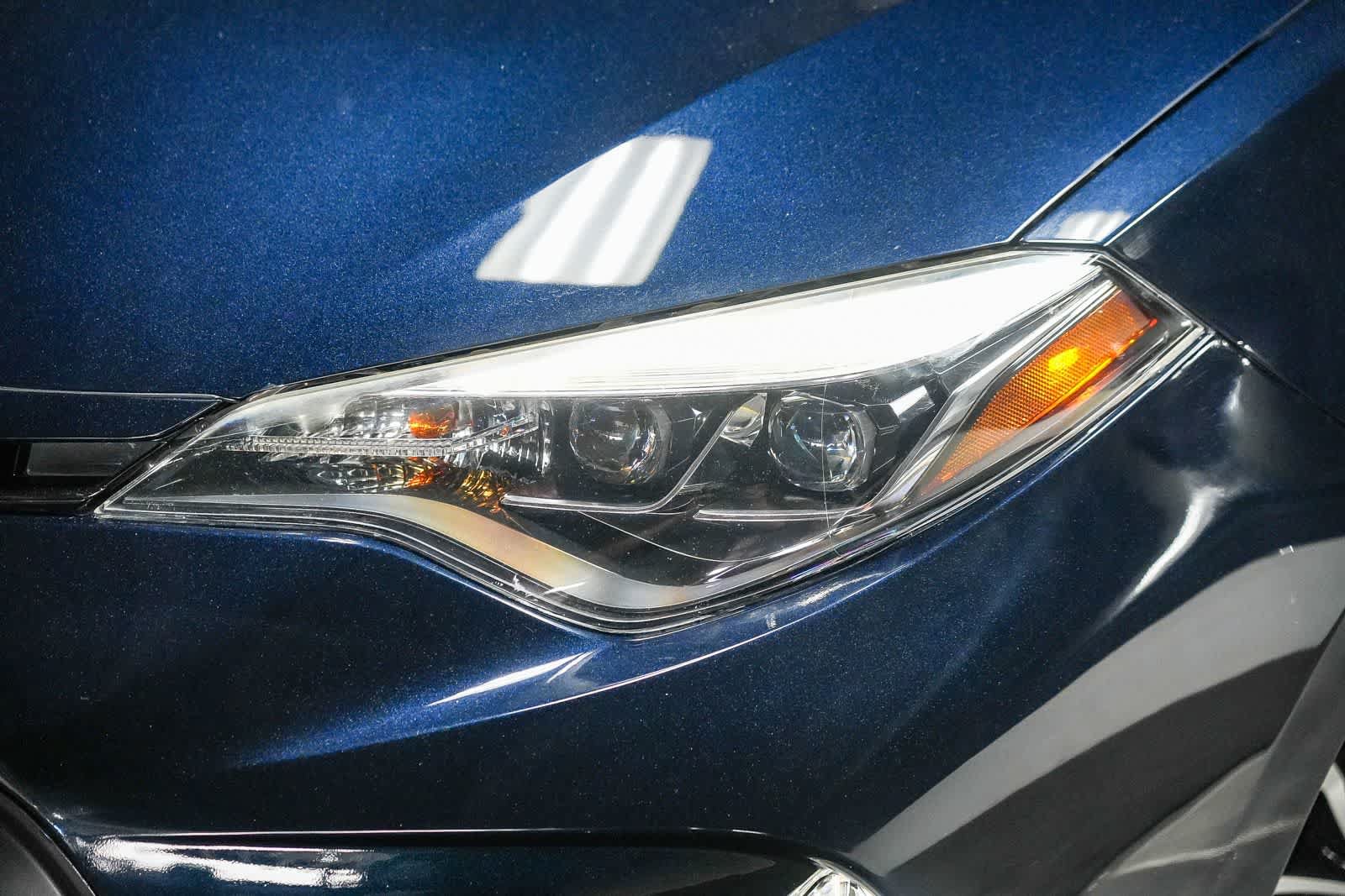 Certified 2017 Toyota Corolla SE w/ SE Premium Package FWD image 3
