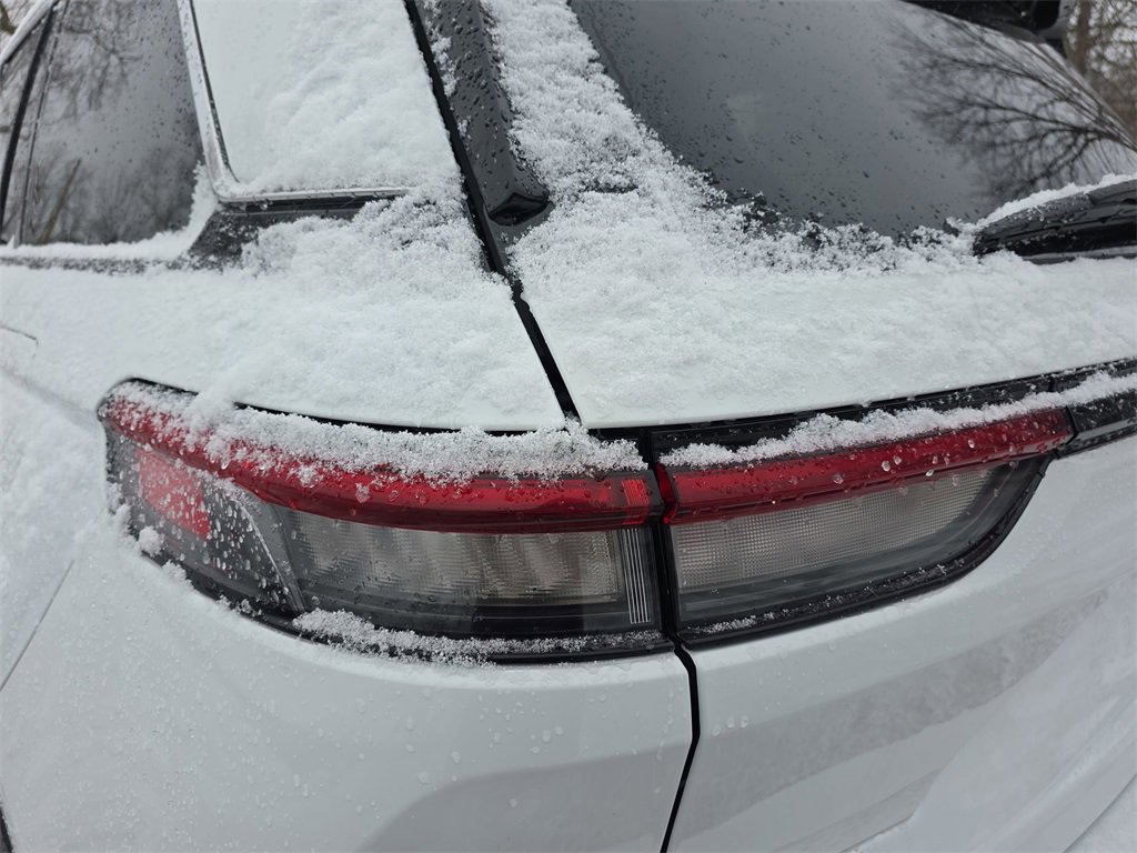 Used 2023 Jeep Grand Cherokee Laredo image 33