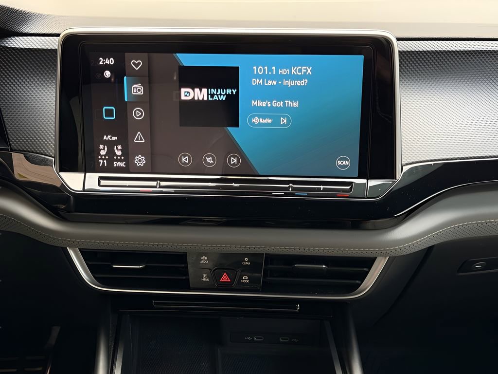 Used 2024 Volkswagen Atlas Cross Sport SEL R-Line image 14