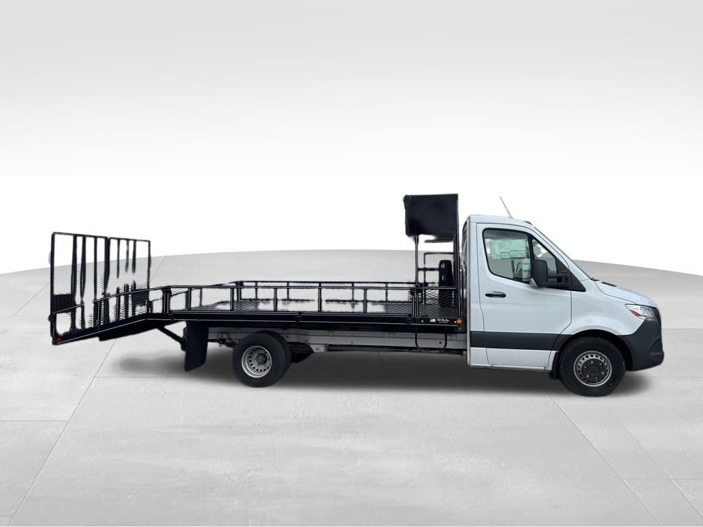 Used 2023 Mercedes-Benz Sprinter 4500 image 8