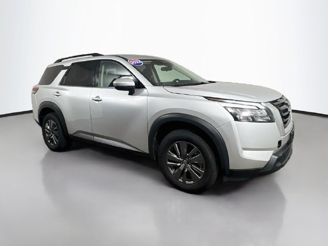 Used 2024 Nissan Pathfinder SV FWD image 1