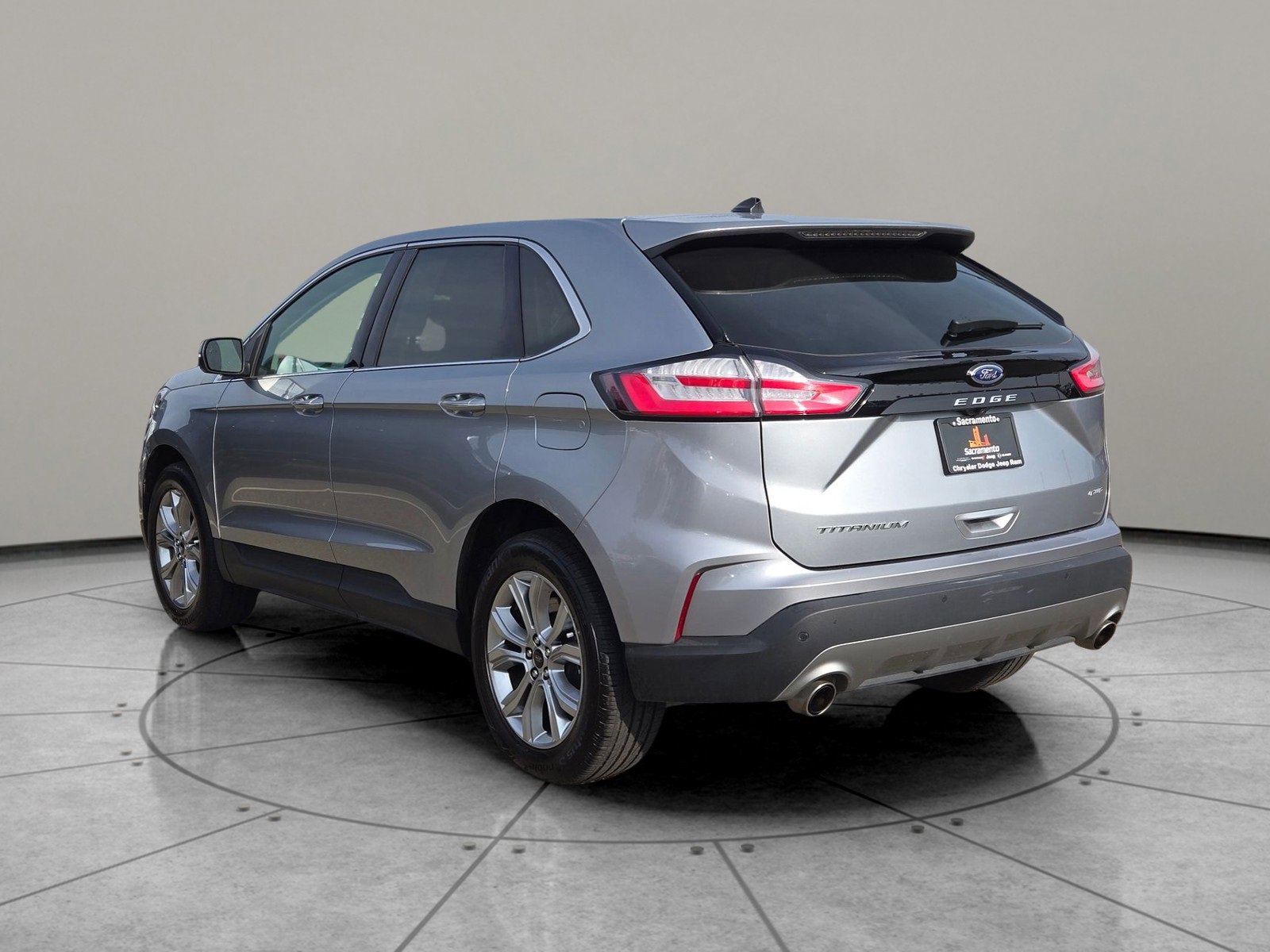 Used 2024 Ford Edge Titanium image 8