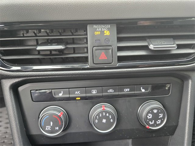 Used 2022 Volkswagen Taos SE w/ Panoramic Sunroof Package image 19