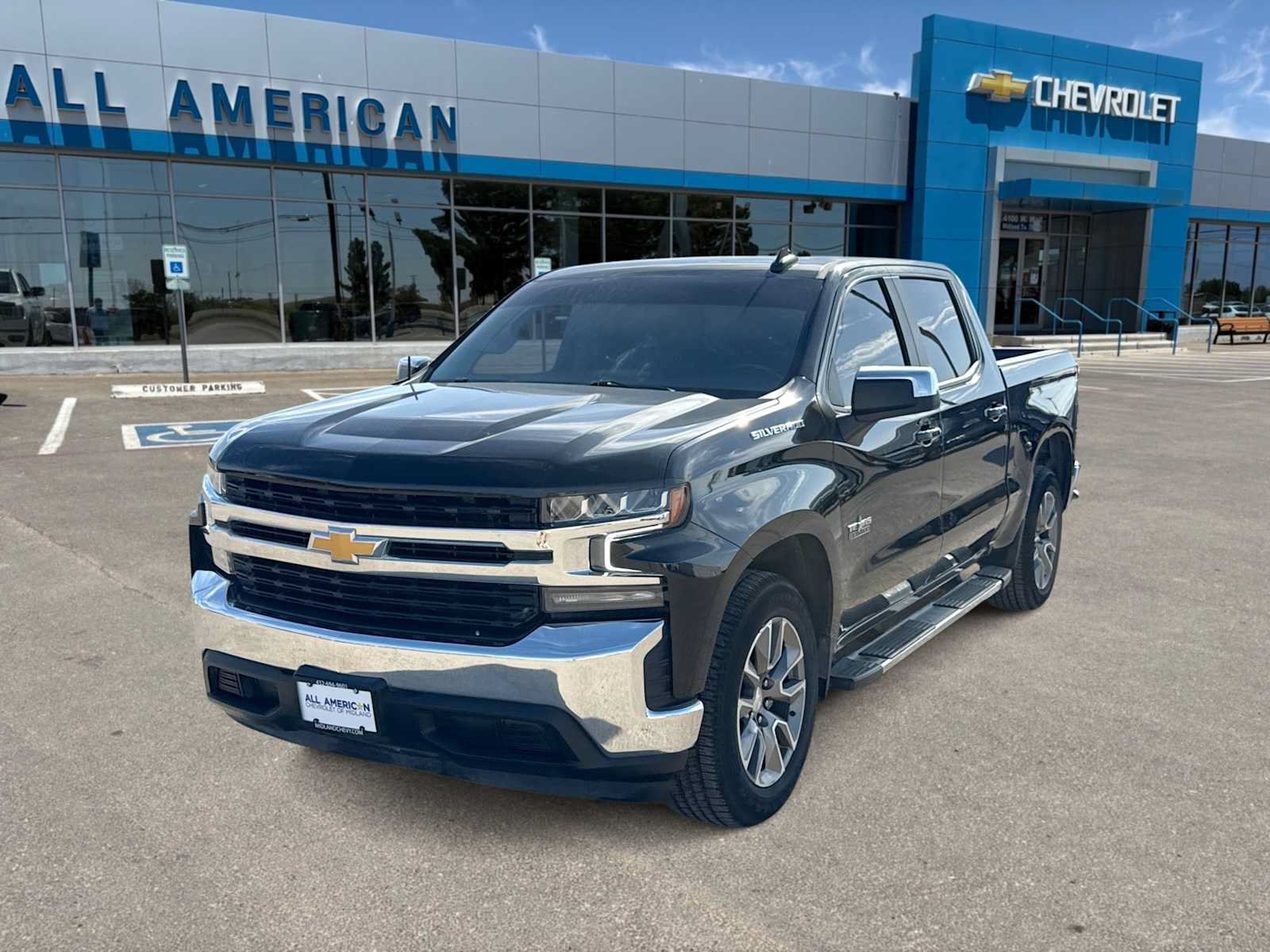 Used 2022 Chevrolet Silverado 1500 LT RWD image 4