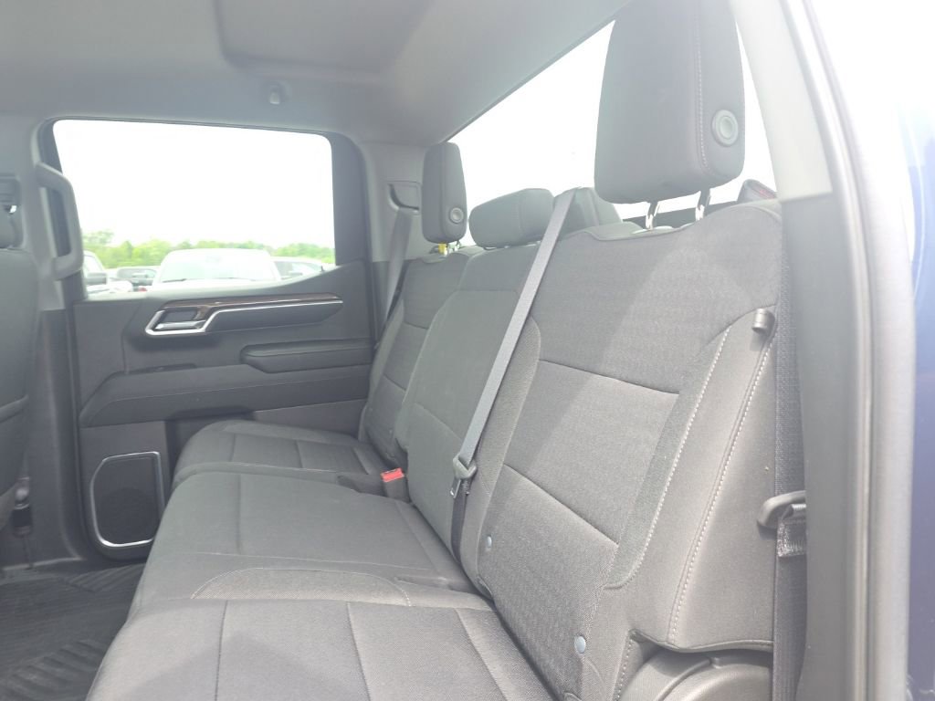 Used 2022 Chevrolet Silverado 1500 LT AWD/4WD image 14