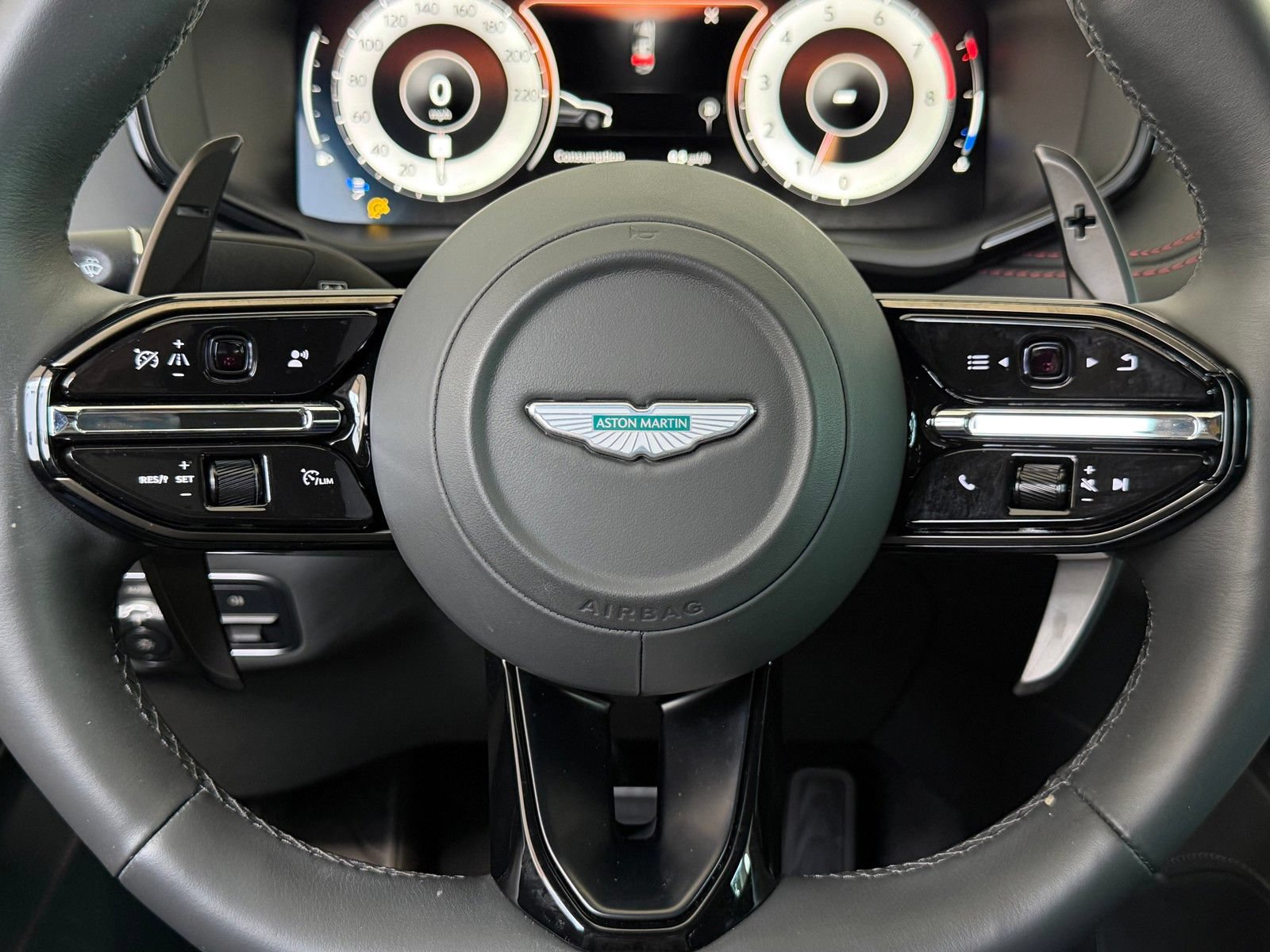 Used 2025 Aston Martin DBX 707 AWD/4WD image 15