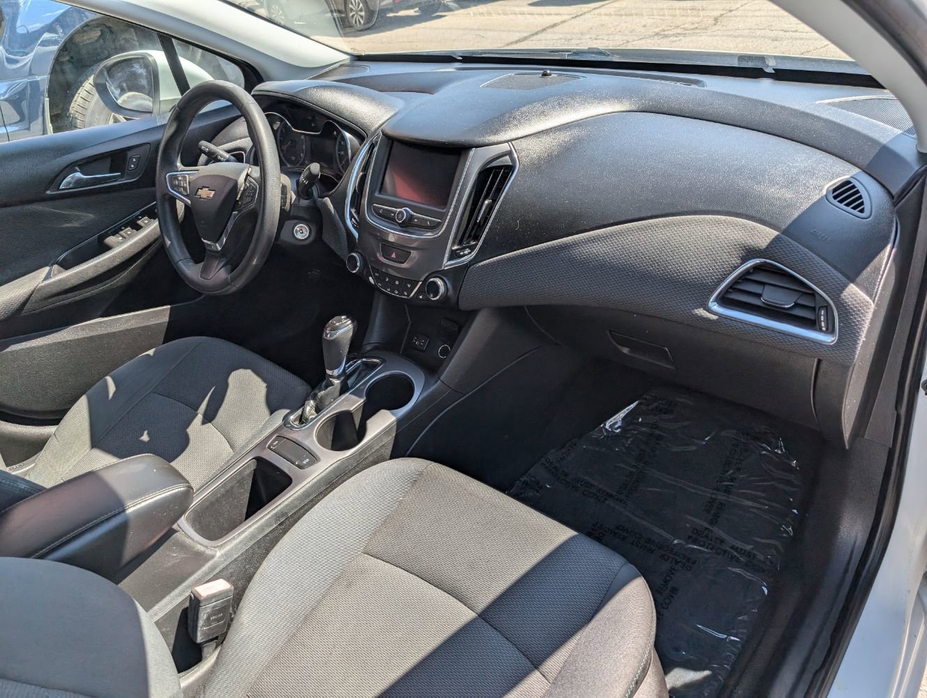 Used 2019 Chevrolet Cruze LT w/ LT Fleet Convenience Package FWD image 11