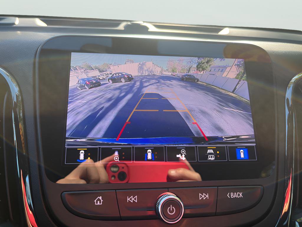 Used 2022 Chevrolet Equinox RS w/ Infotainment Package image 27