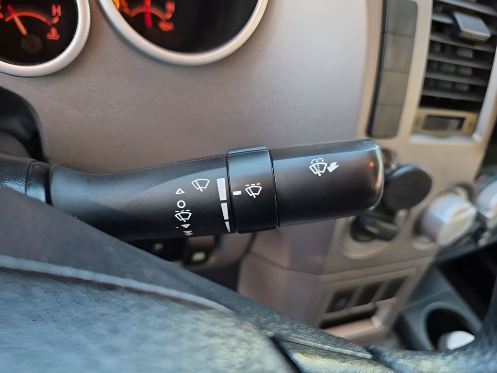 Used 2013 Toyota Tundra 4x4 CrewMax w/ Tow Pkg image 36