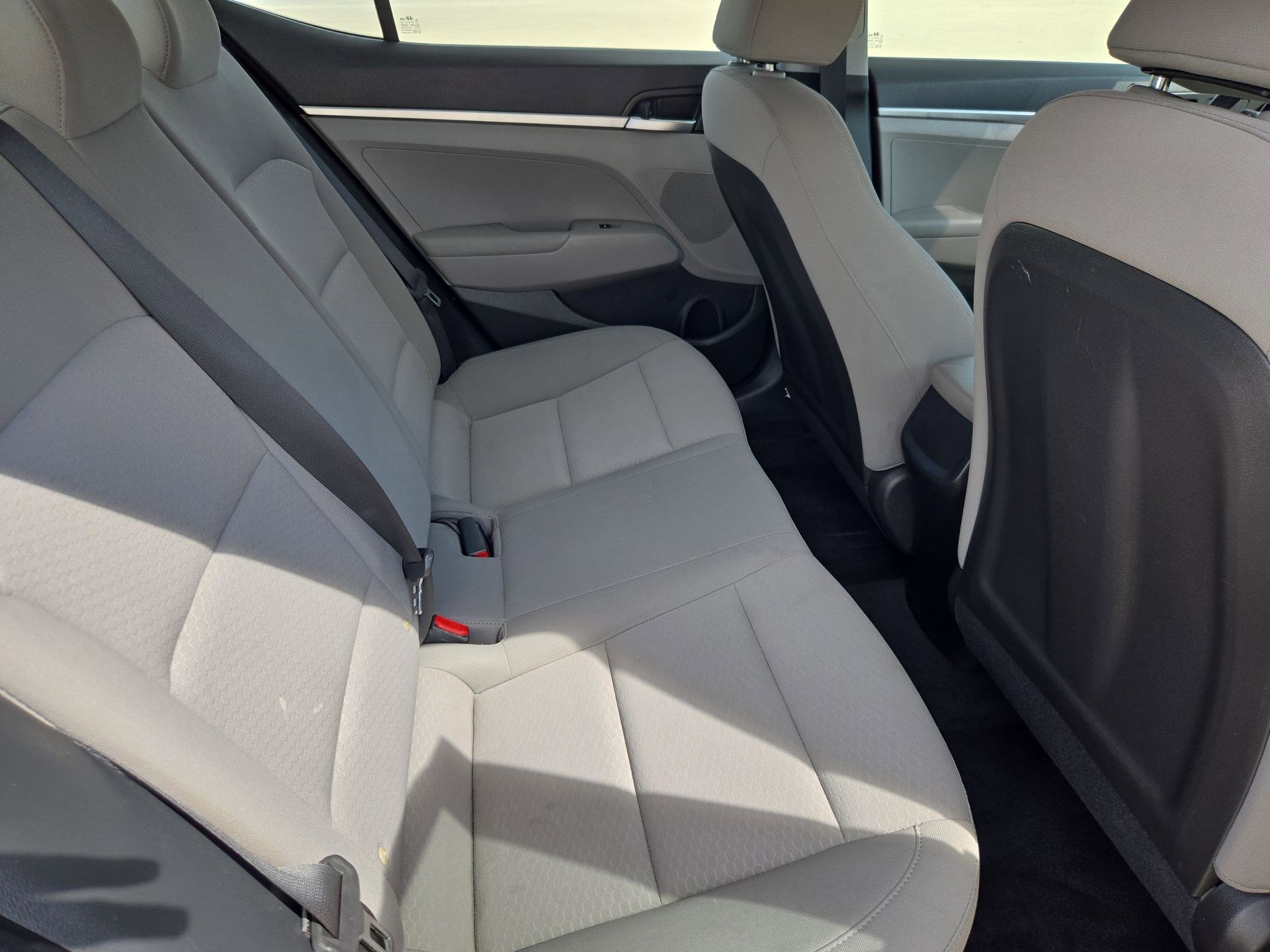 Used 2019 Hyundai Elantra SE FWD image 28