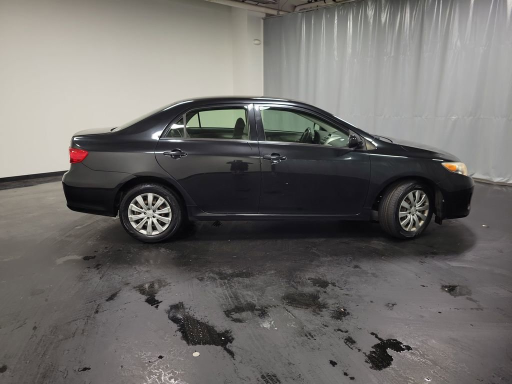 Used 2013 Toyota Corolla LE FWD image 9