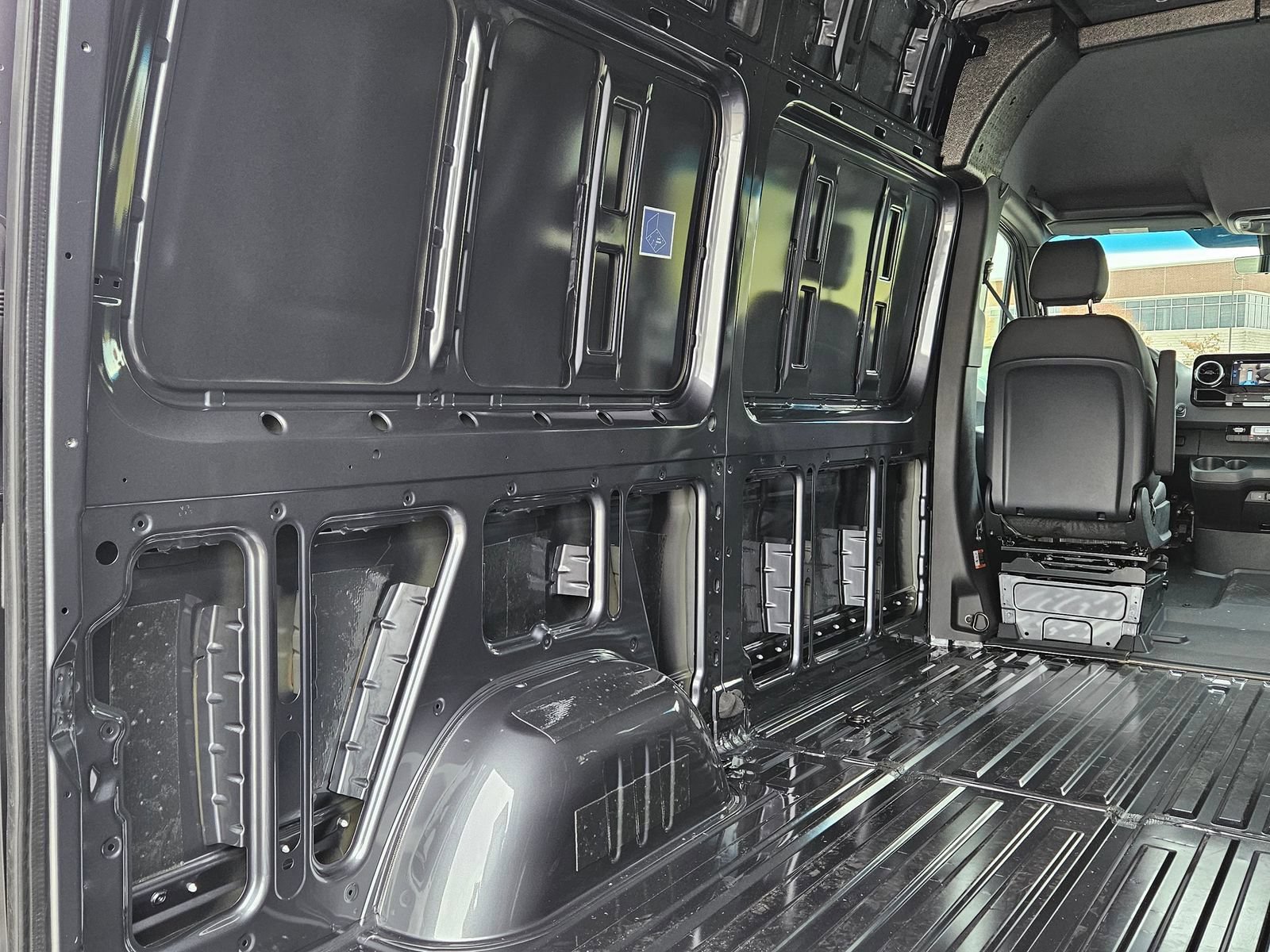 New 2025 Mercedes-Benz Sprinter 2500 image 32