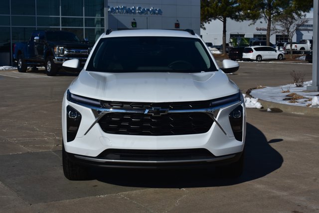 New 2026 Chevrolet Trax LT w/ Driver Confidence Package image 2