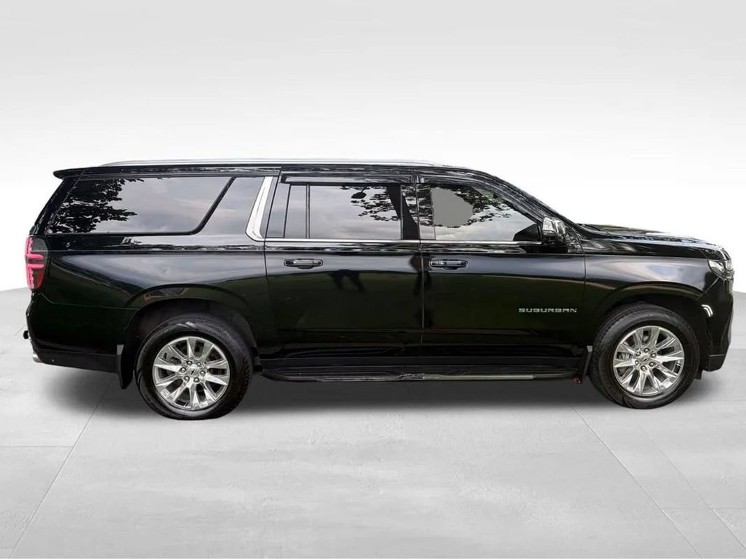 Used 2022 Chevrolet Suburban Premier w/ Premium Package AWD/4WD image 9