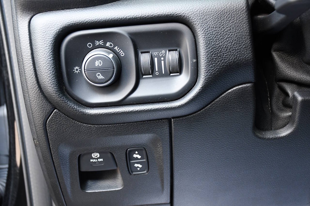 Used 2020 RAM 1500 Laramie w/ Sport Appearance Package AWD/4WD image 33
