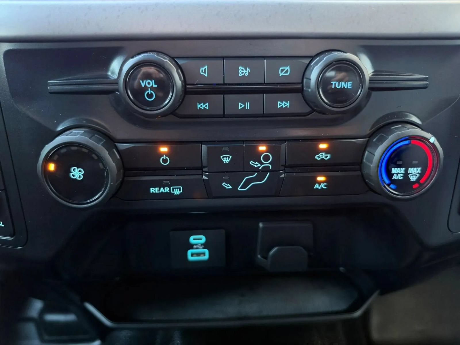 Used 2024 Ford F150 XL w/ Equipment Group 103A High AWD/4WD image 22