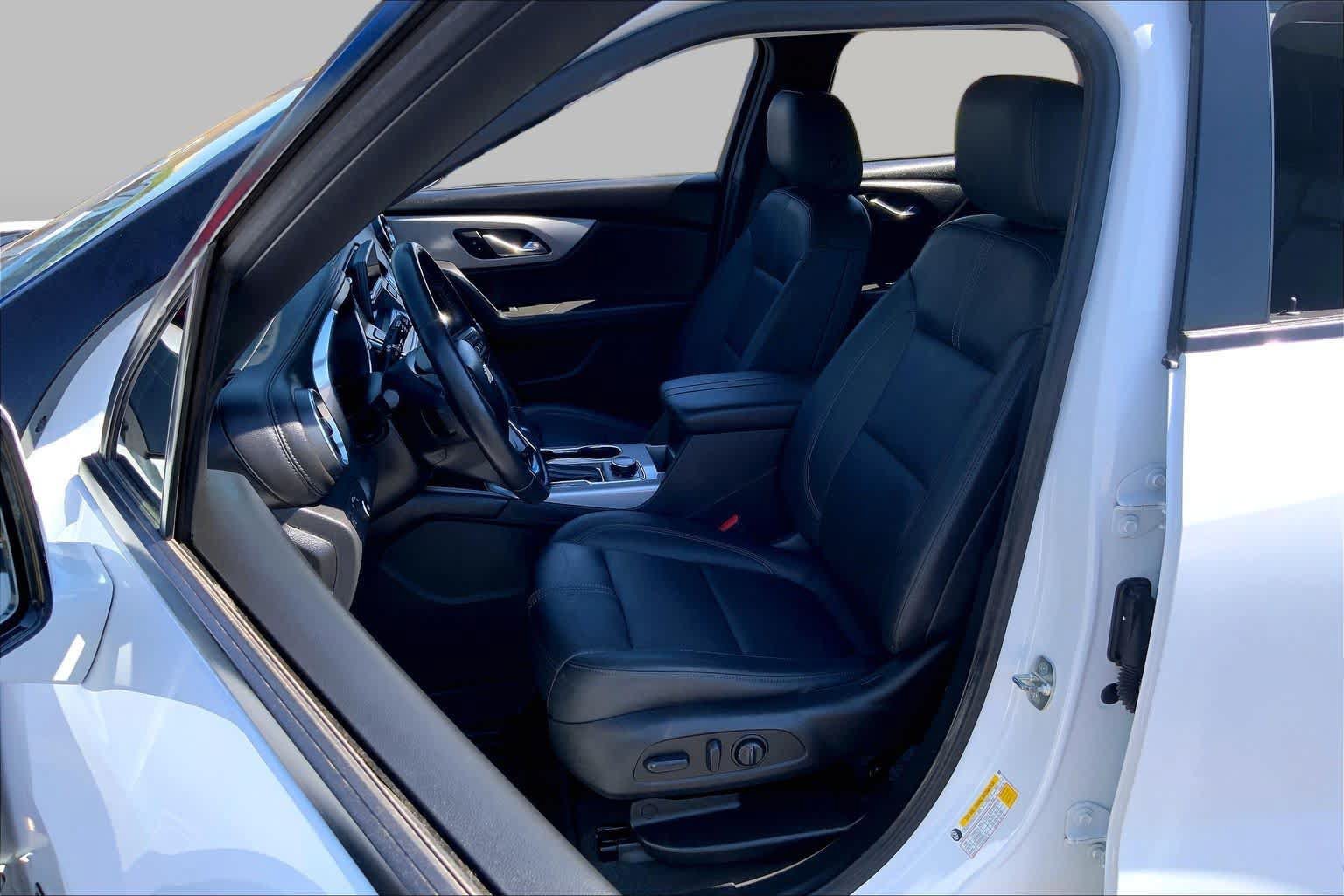Used 2022 Chevrolet Blazer LT w/ LPO, Black Accent Package FWD image 8