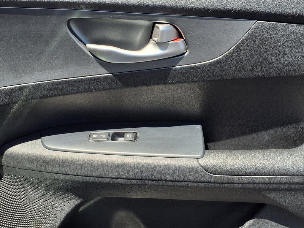 Used 2020 Kia Forte LXS FWD image 34