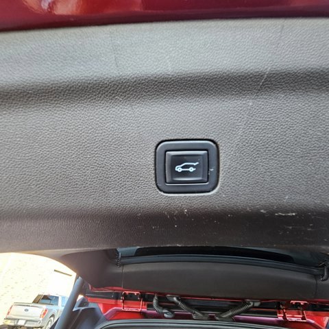 Used 2022 Chevrolet Tahoe Z71 w/ Luxury Package image 18