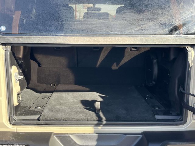 Used 2022 Jeep Wrangler Unlimited Sahara AWD/4WD image 20