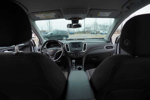 Used 2022 Chevrolet Equinox LT w/ Driver Convenience Package image 23