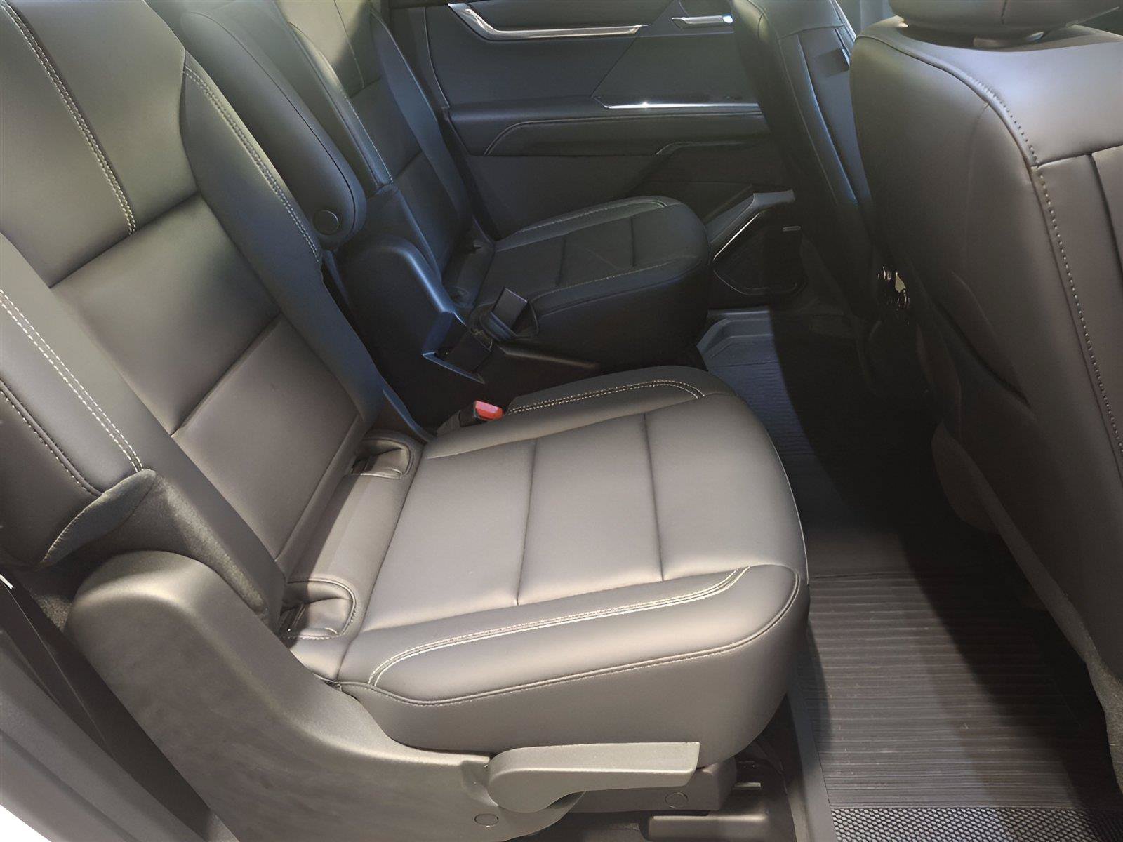 Used 2026 GMC Acadia Elevation w/ Elevation Premium Package AWD/4WD image 21