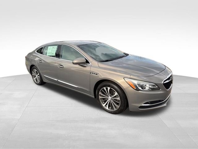 Used 2017 Buick LaCrosse Preferred image 3