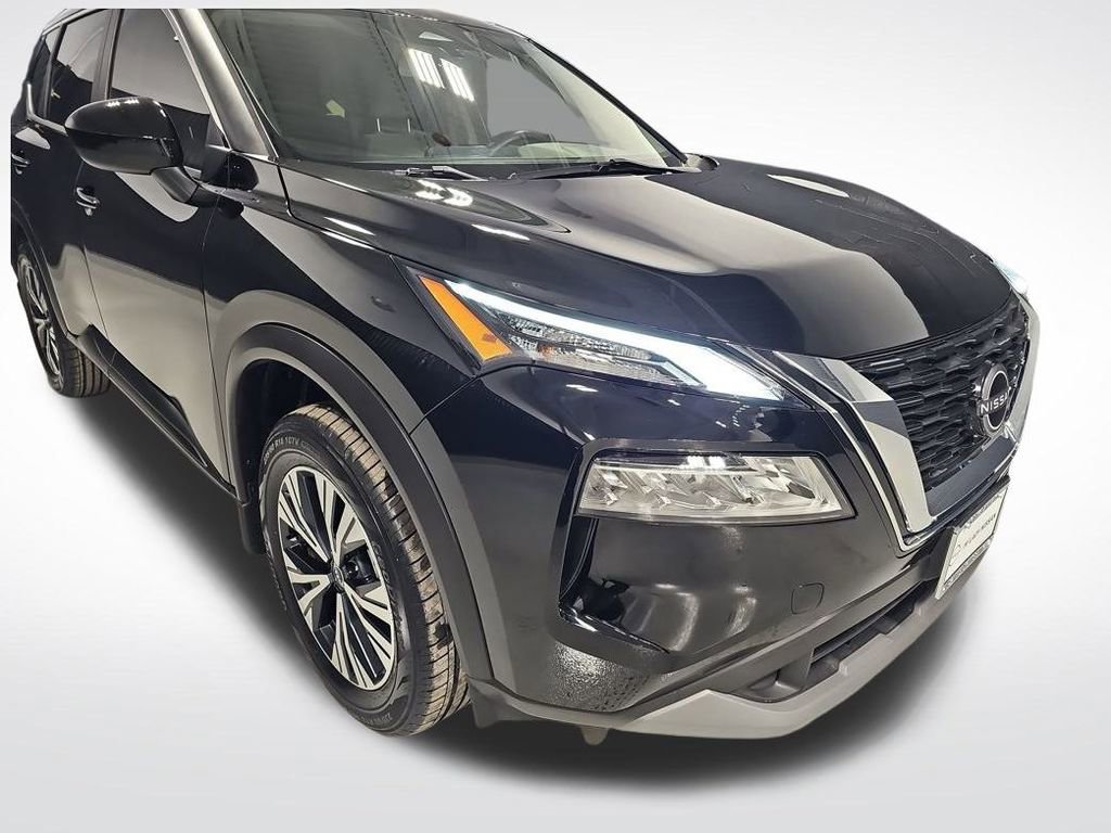 Used 2023 Nissan Rogue SV image 11
