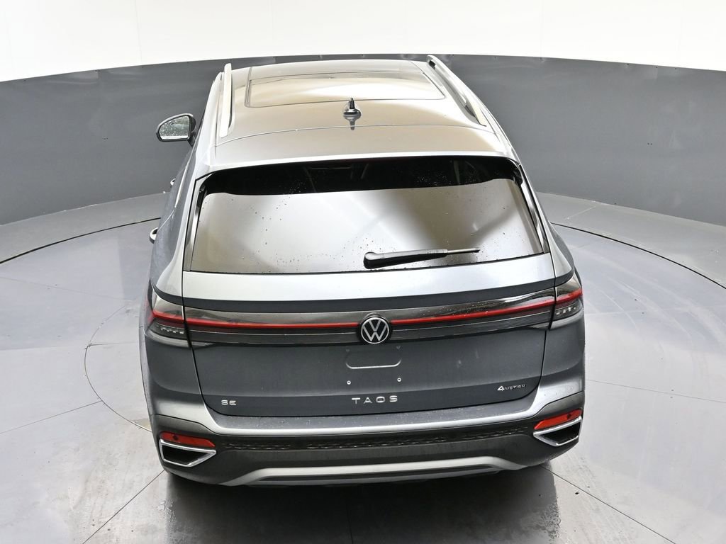 Used 2025 Volkswagen Taos SE w/ Panoramic Sunroof Package AWD/4WD image 39