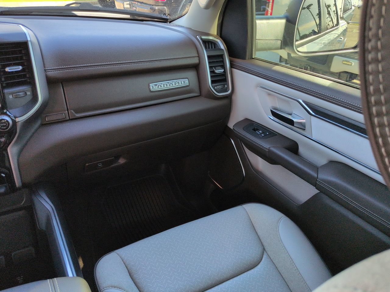 Certified 2026 RAM 1500 Laramie AWD/4WD image 17