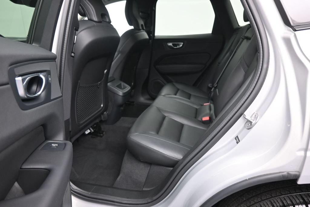Certified 2024 Volvo XC60 B5 Core AWD/4WD image 14