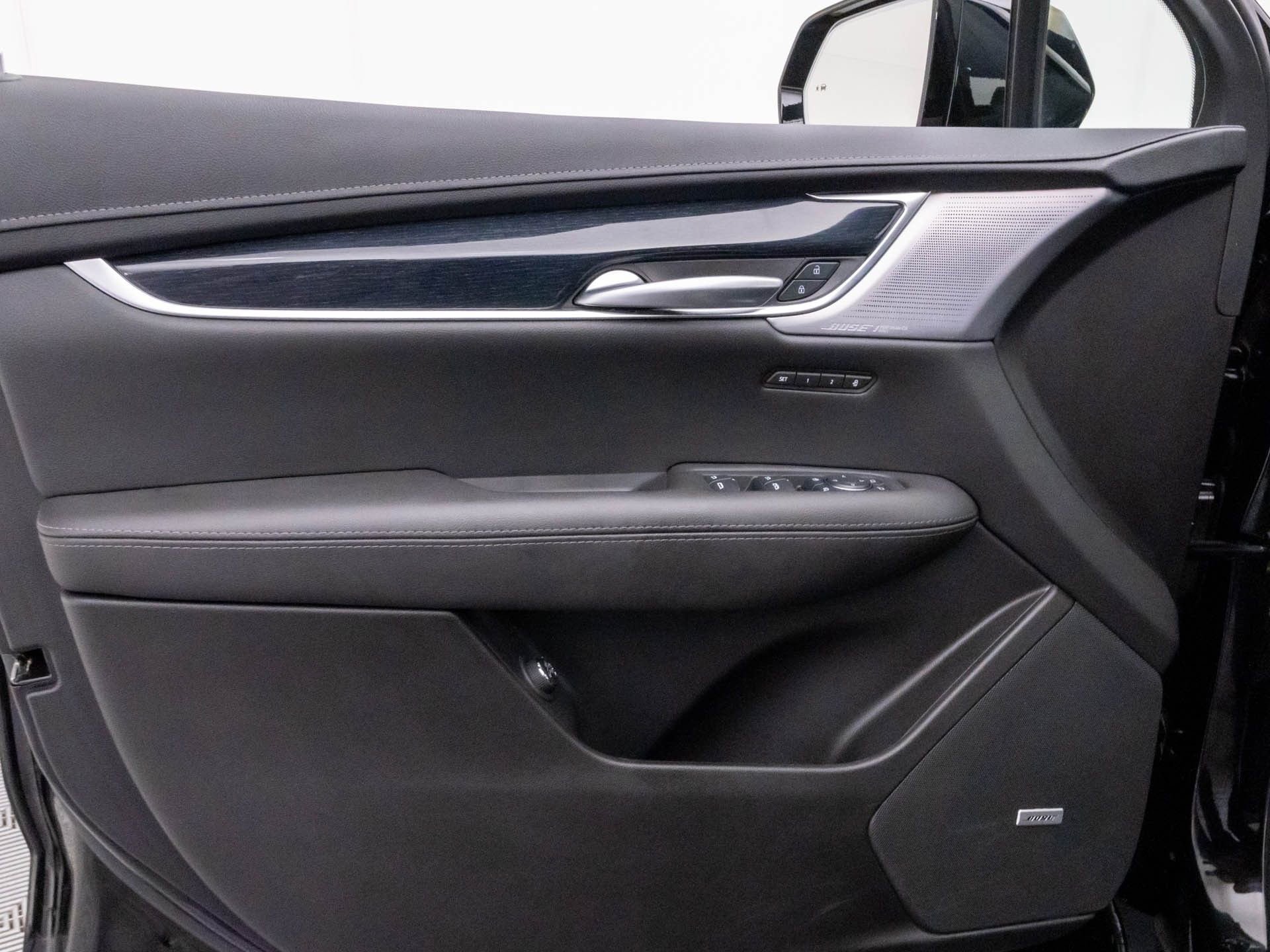 Certified 2025 Cadillac XT5 Premium Luxury w/ Technology Package AWD/4WD image 15