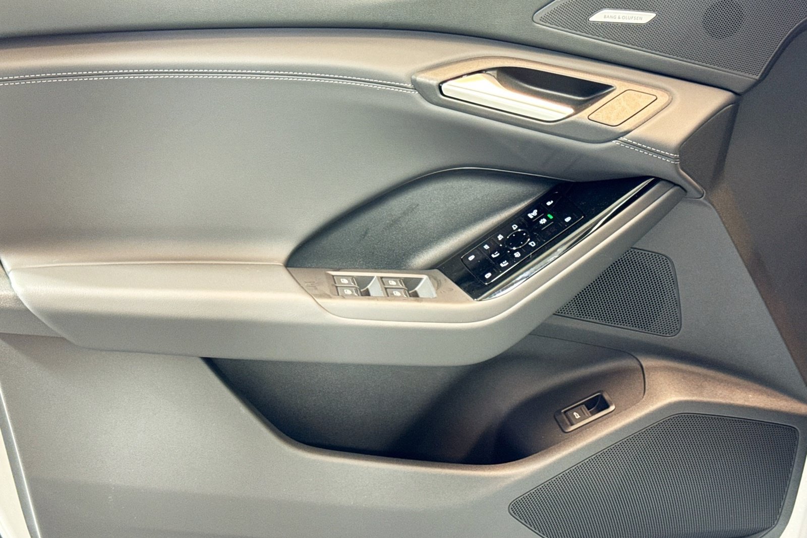 New 2027 Audi Q6 e-tron Premium Plus AWD/4WD image 15