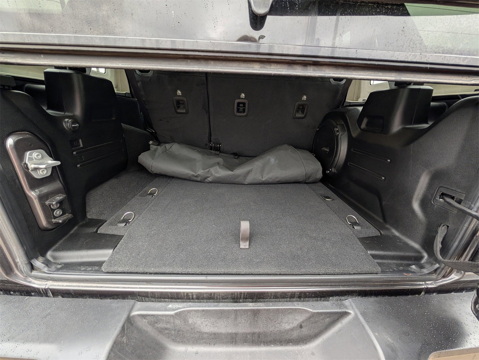 Used 2023 Jeep Wrangler Sahara w/ Cold Weather Group image 29