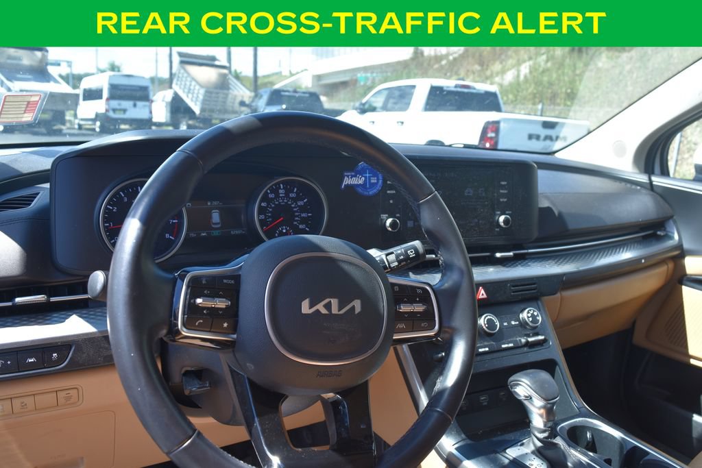 Used 2023 Kia Carnival LX FWD image 18