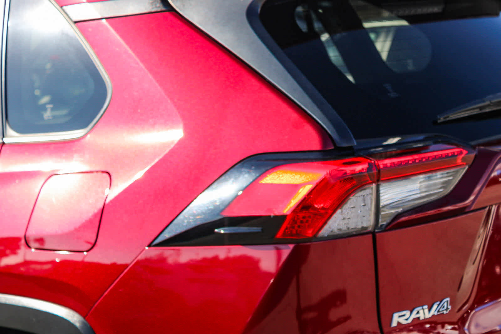 Used 2021 Toyota RAV4 XLE image 7