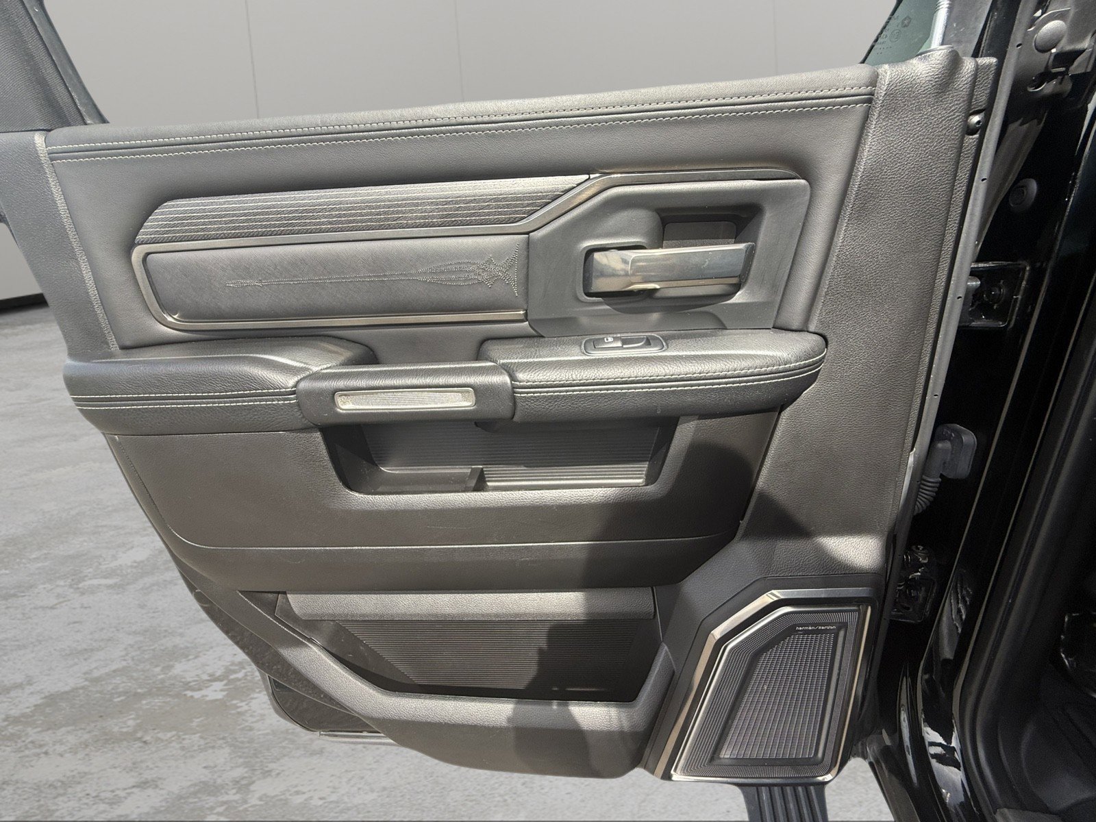 Used 2019 RAM 2500 Limited image 28