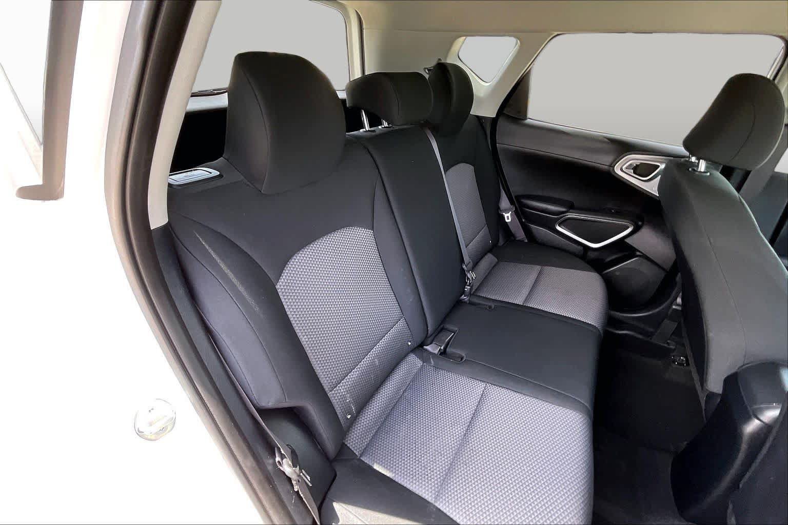 Used 2023 Kia Soul LX w/ LX Technology Package FWD image 19