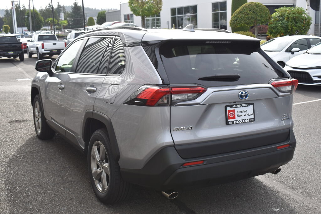 Certified 2021 Toyota RAV4 XLE Premium AWD/4WD image 7