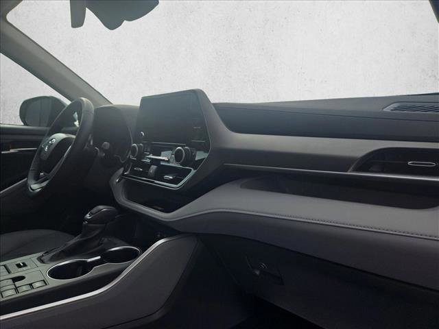 Used 2024 Toyota Highlander XLE image 22