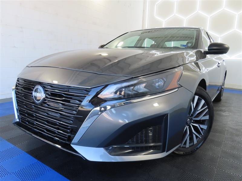 Used 2025 Nissan Altima 2.5 SV