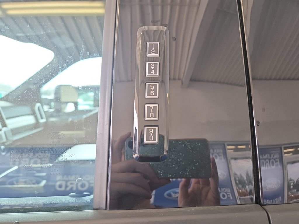 Used 2022 Ford F250 Lariat w/ Tremor Off-Road Package image 8