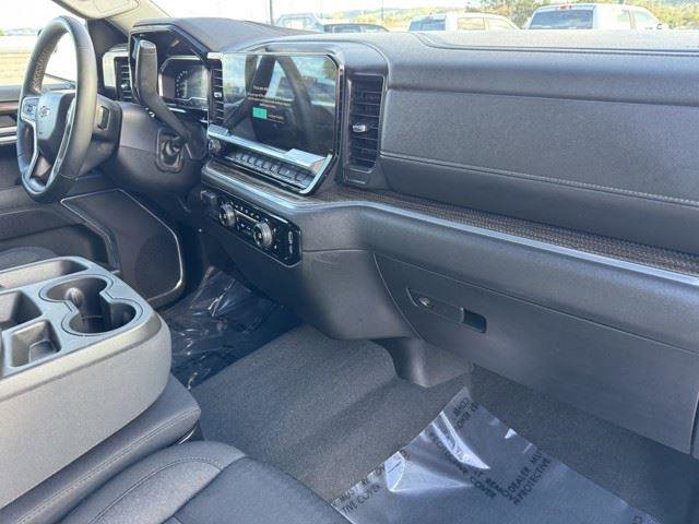 Used 2023 Chevrolet Silverado 1500 RST w/ Protection Package image 7