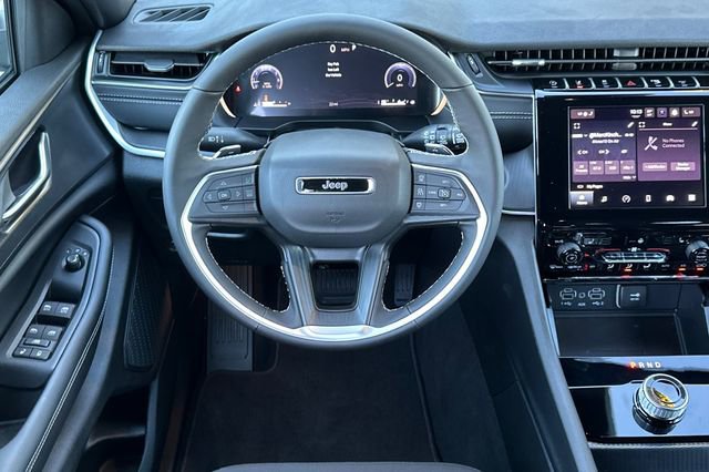 New 2025 Jeep Grand Cherokee Laredo X w/ Luxury Tech Group I image 14